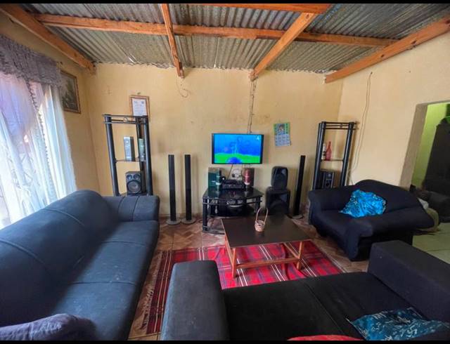 3 BEDROOM HOUSE FOR SALE IN MOKOPANE RURAL